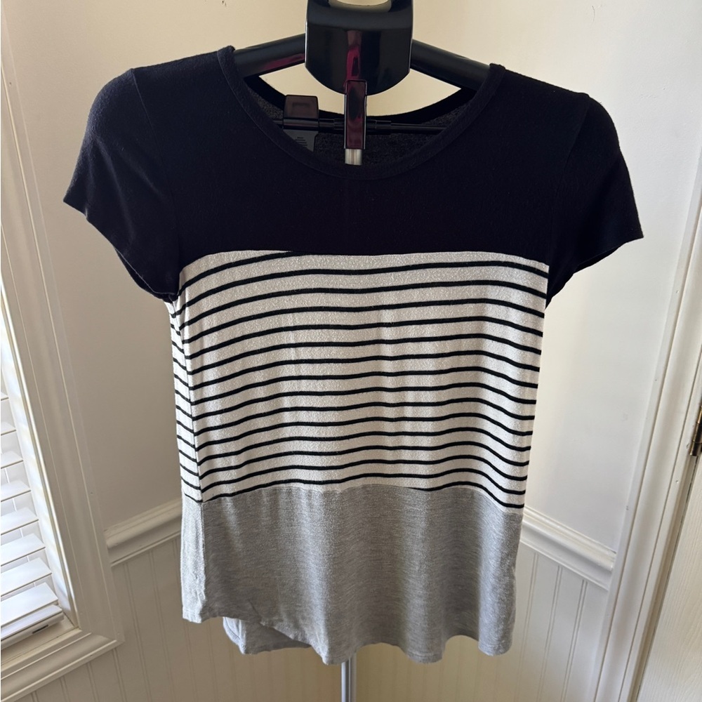 Chic Black and Gray Striped Women's Tee‎